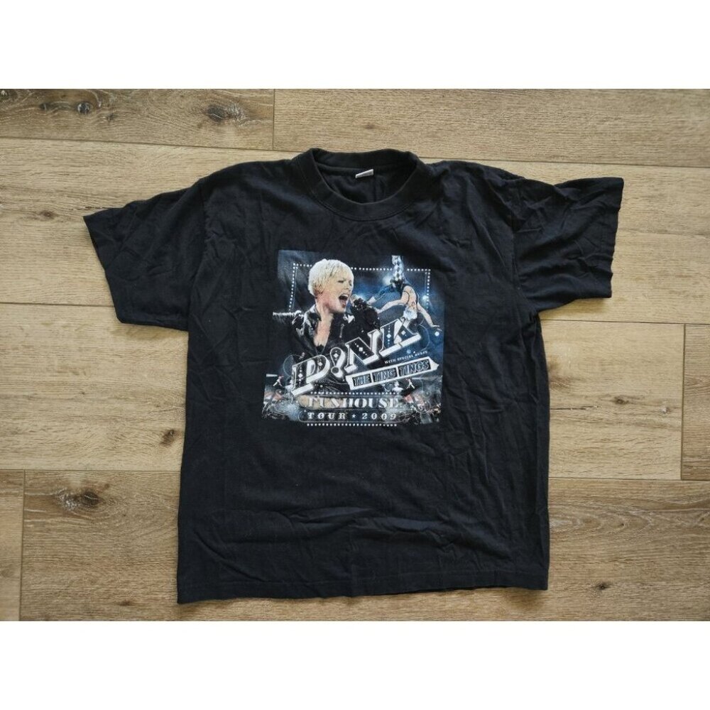 Pink Funhouse Tour 2009 Concert T-Shirt Toronto Size Small